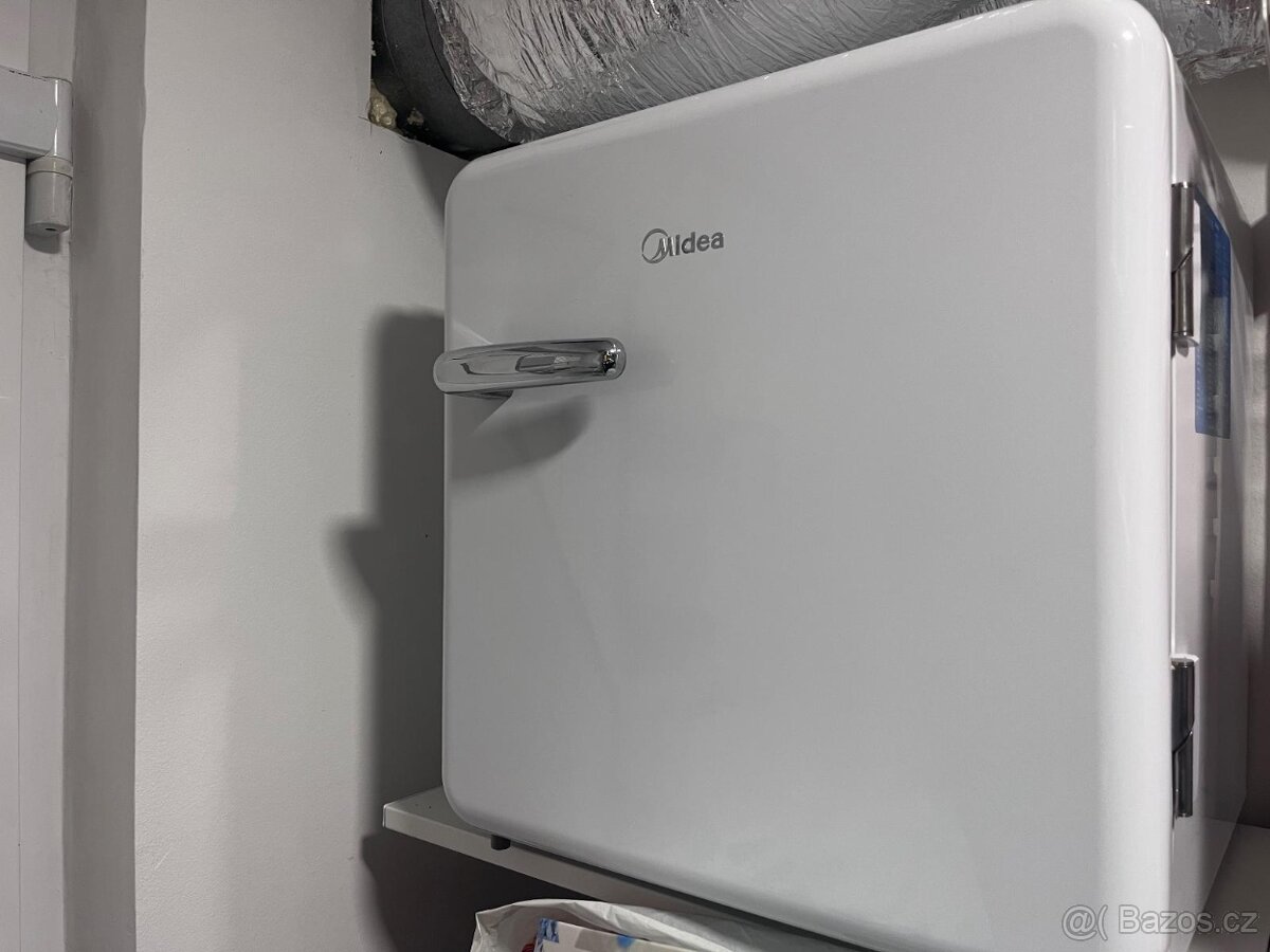 Malá lednice (retro vzhled) MIDEA