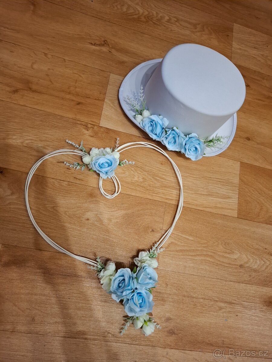 Svatebni vyzdoba - modrobila ruze