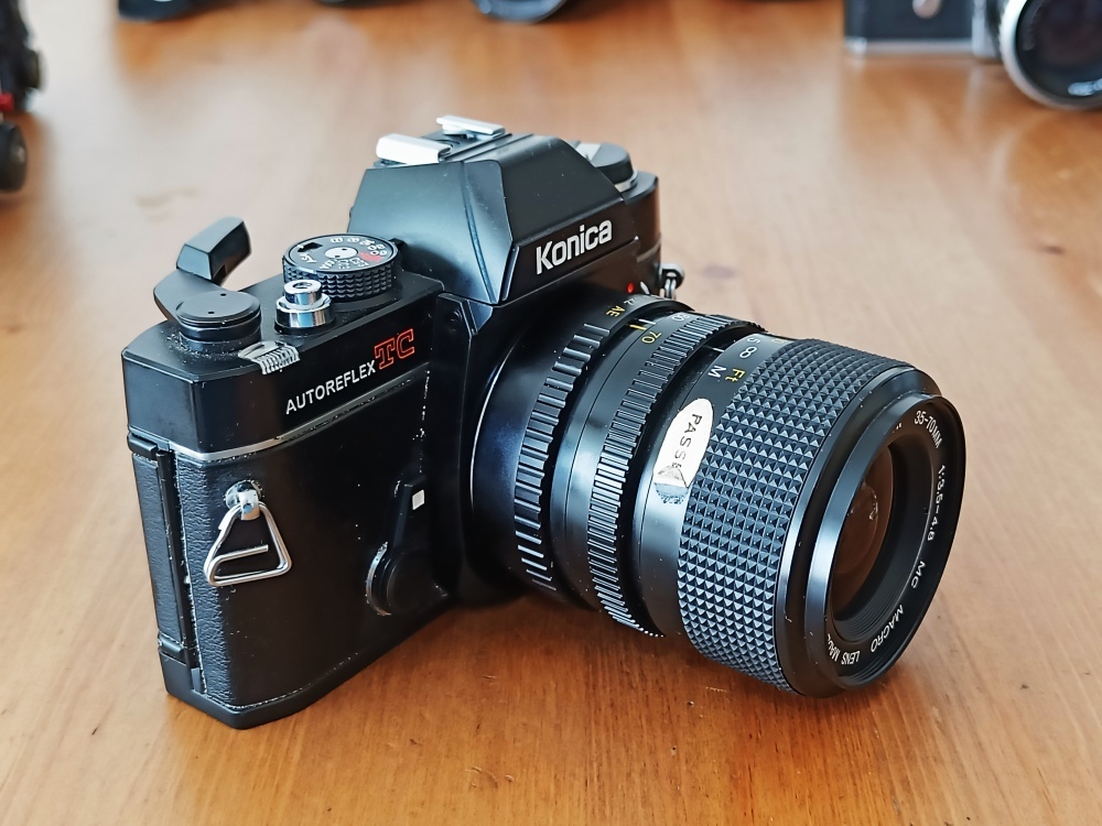 KONICA autoreflex TC (Exakta 35-70mm MC Macro) - 1976