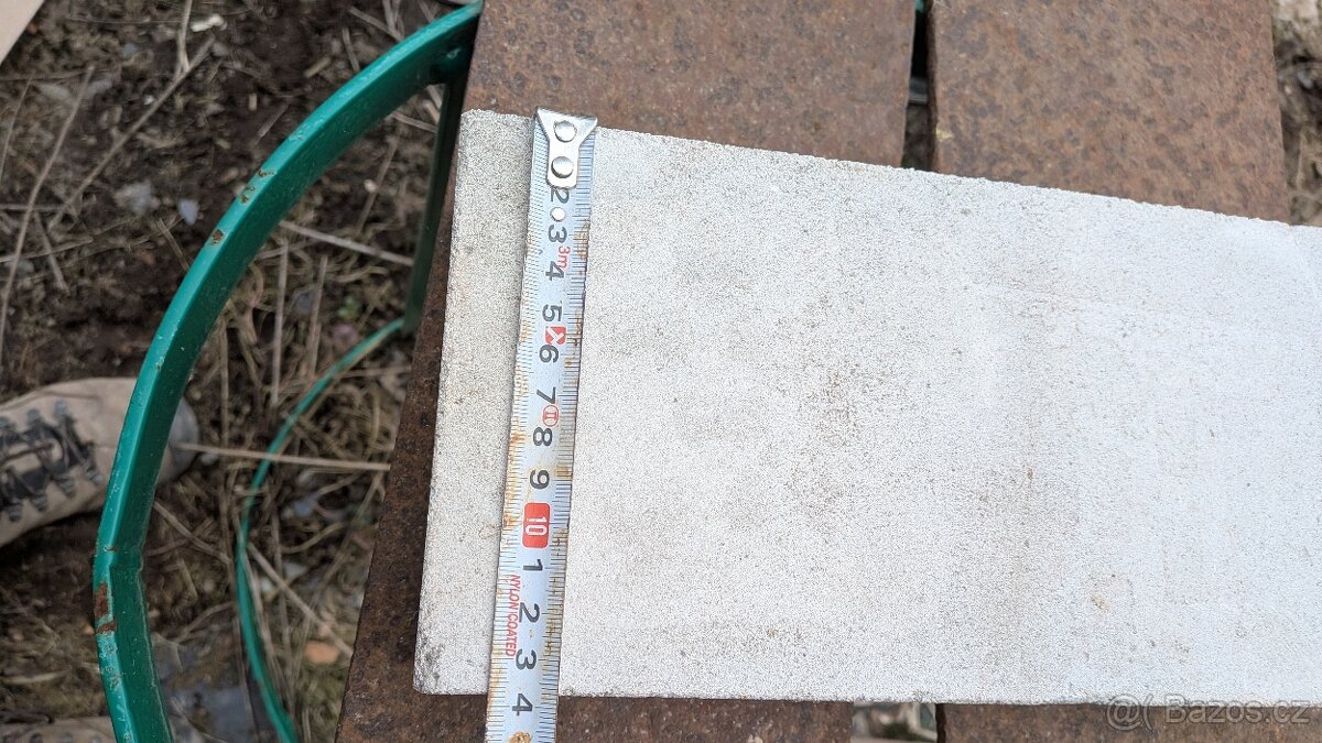 cihla bílá