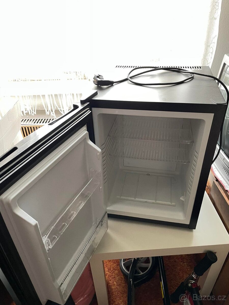 Minibar GUZZANTI lednice GZ 44