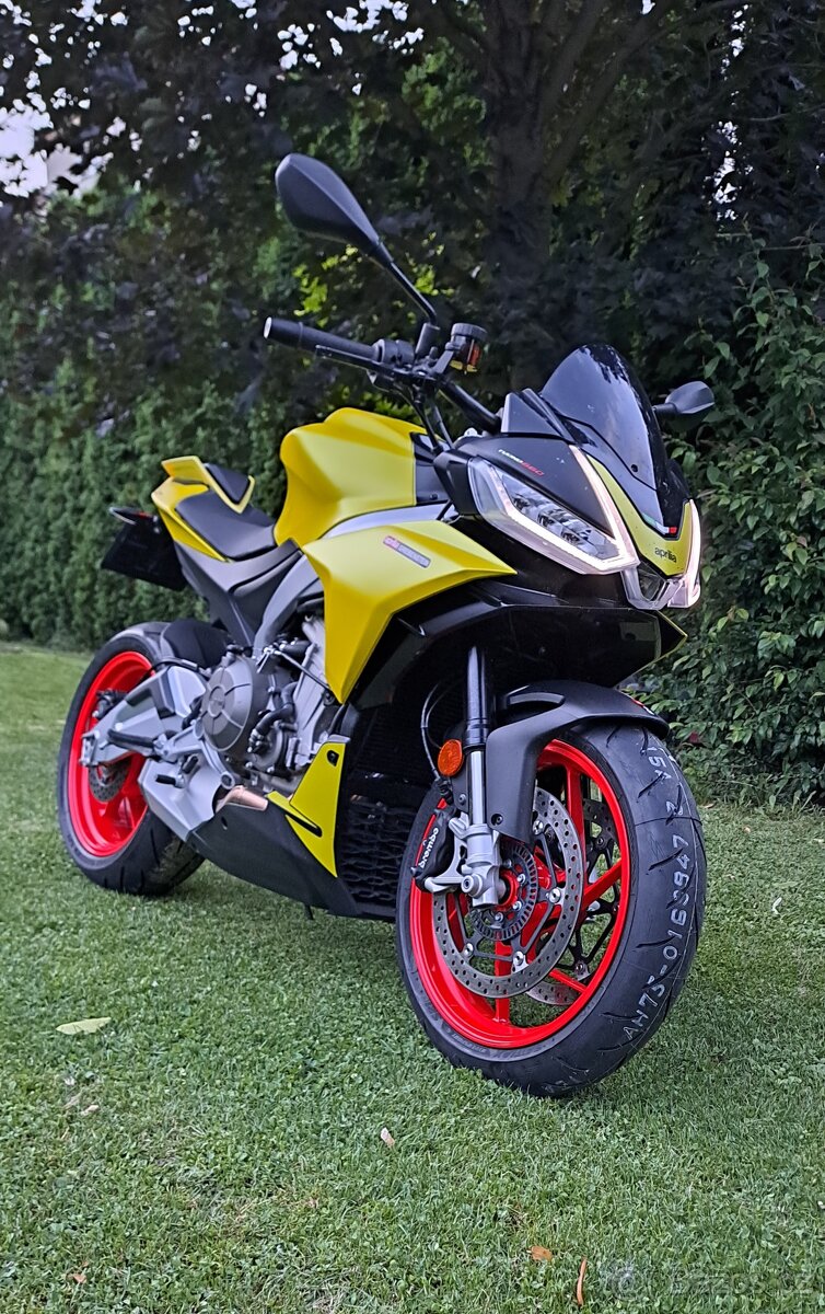 Aprilia Tuono 660