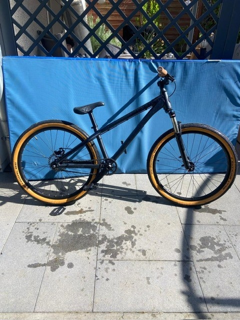 Dirt kolo Kellys Whip 30, velikost M