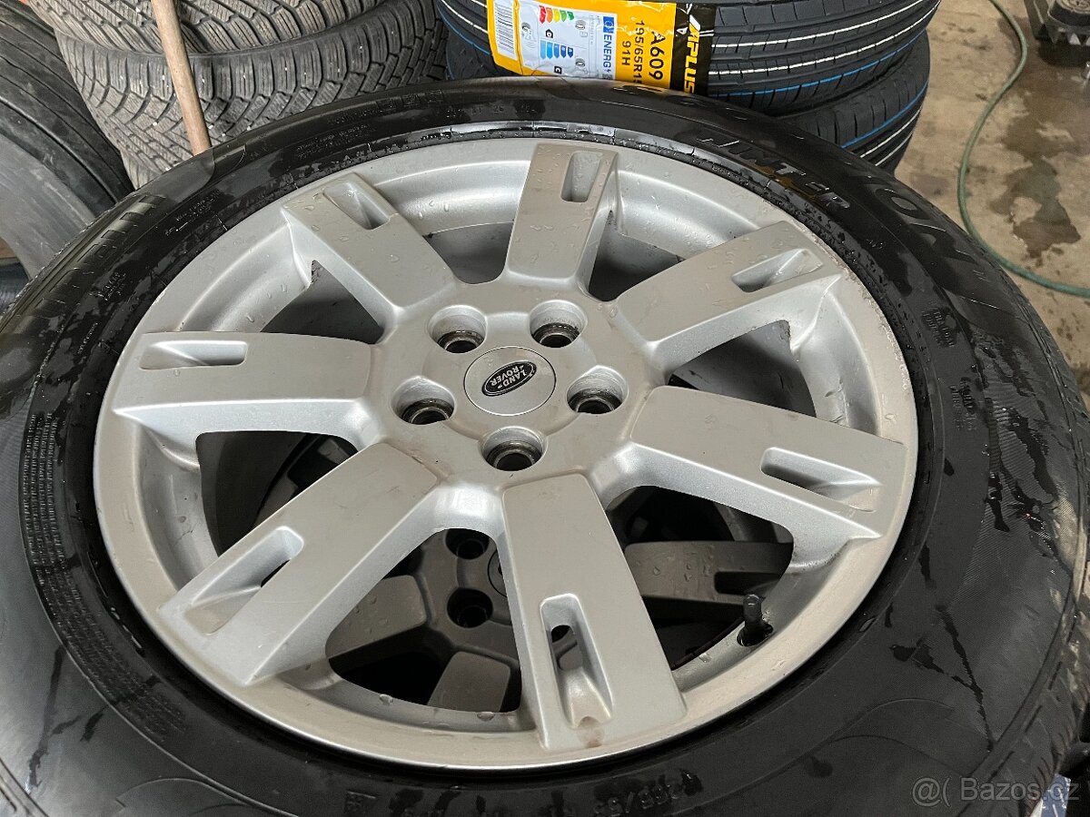 Land Rover Discovery 4 Alu kola Pirelli 255/55r19