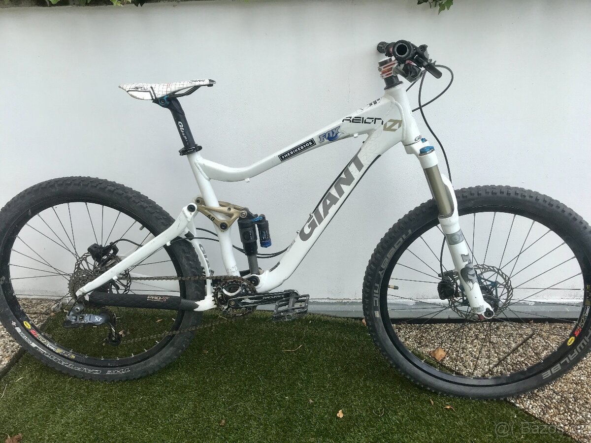 celoodpružené kolo Giant Reign 26" M