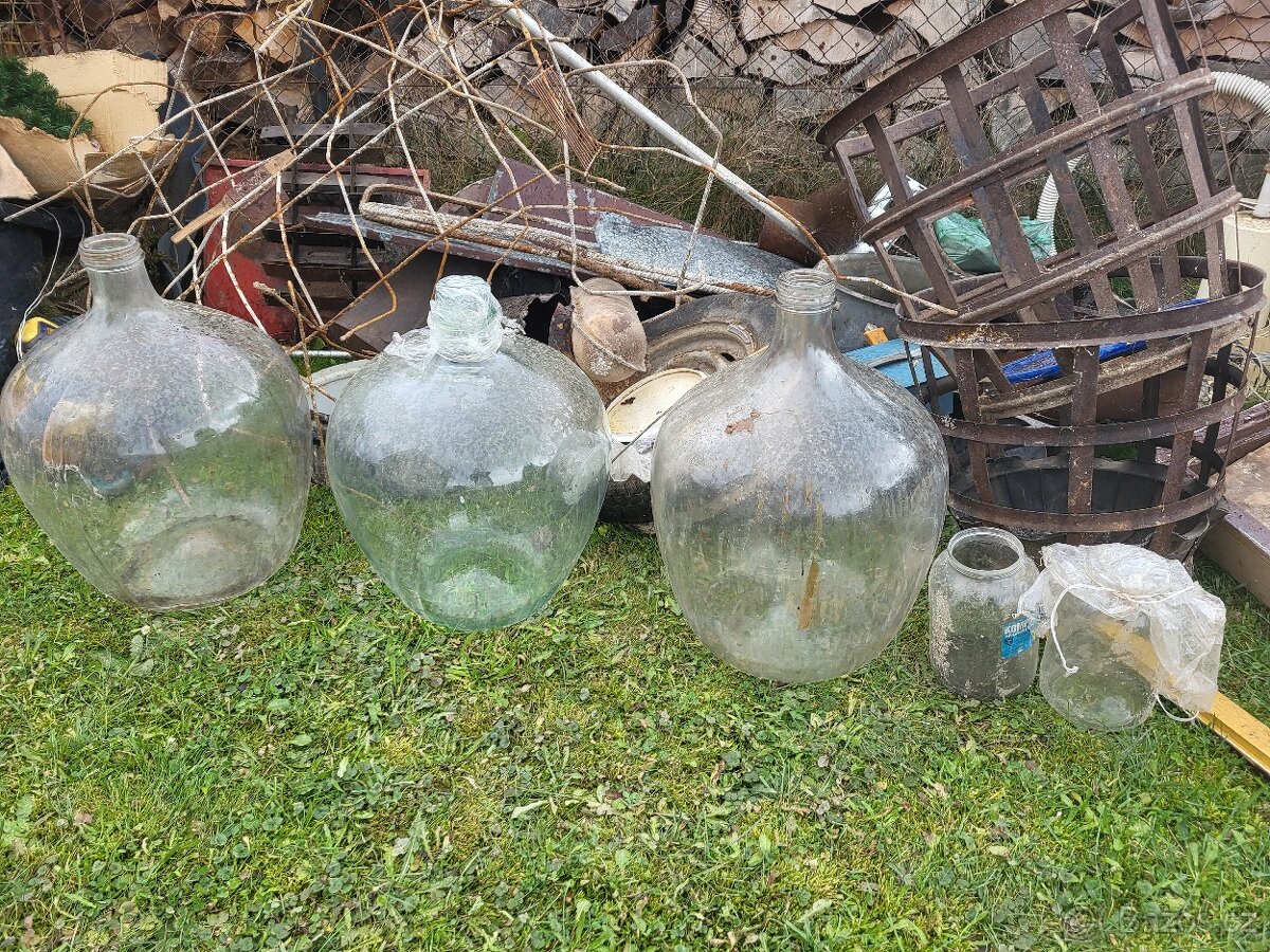 demižon 50l / železný koš