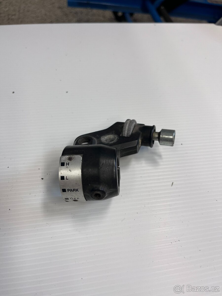 Držák spojkové páky na benelli a moto-guzzi 70let