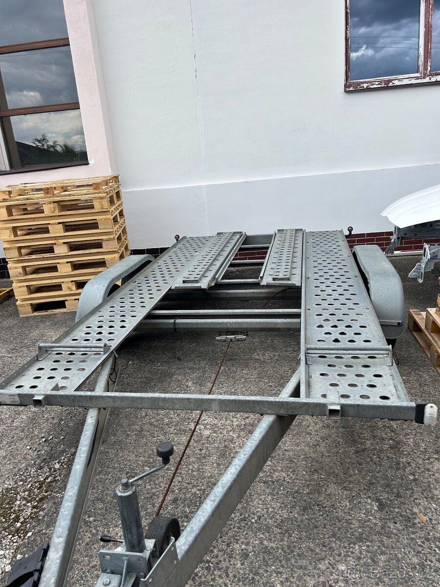 Povalník Autopřepravník Agados 2700kg
