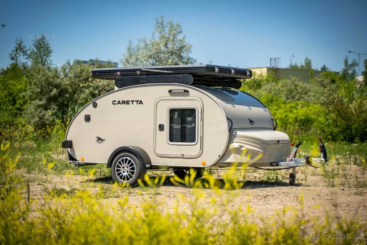 Caretta 1500 – Lehký obytný karavan pro 2–4 osoby