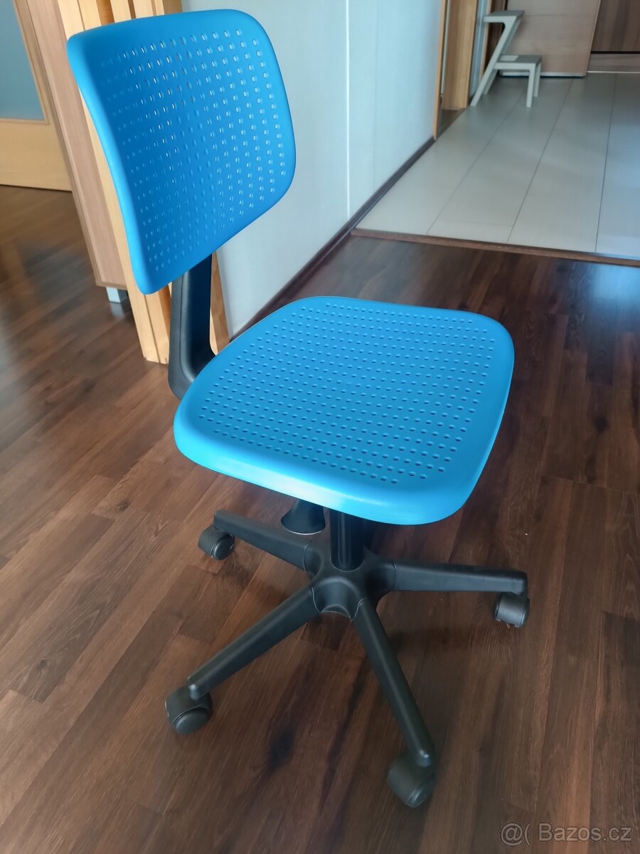 Židle k psacímu stolu