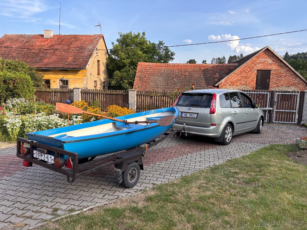 Prodám laminátovou loď s vlekem na SPZ
