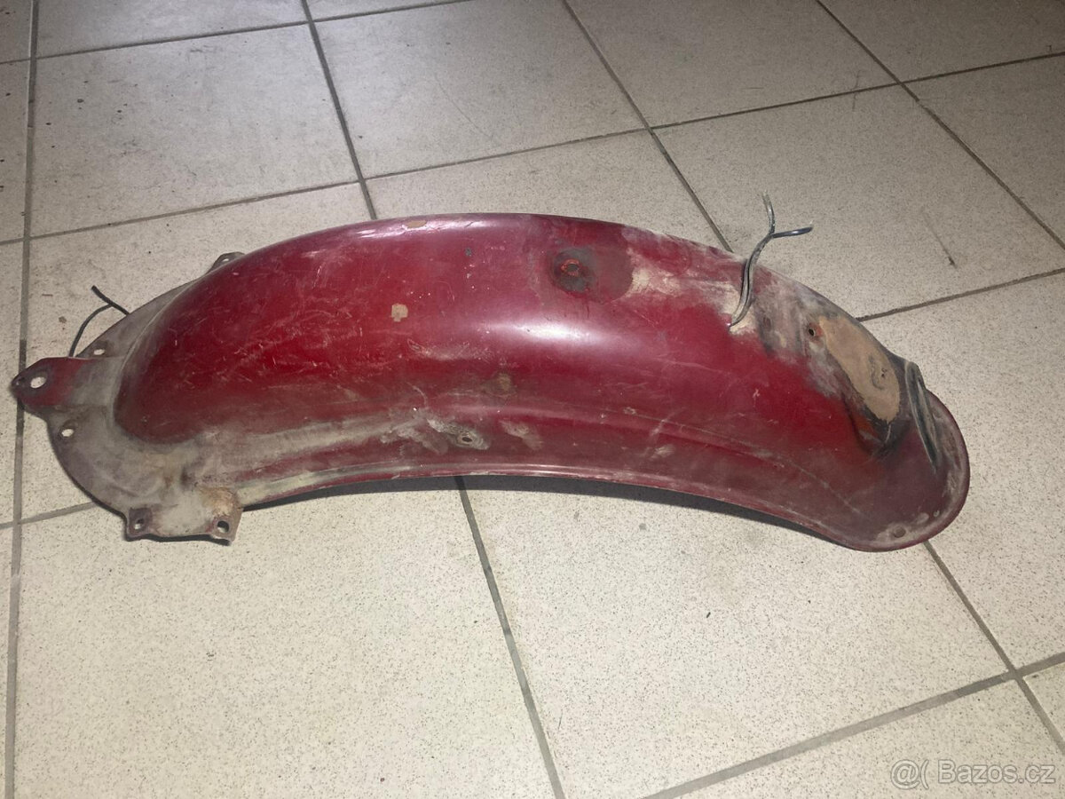 Zadní blatník ČZ 175 / 250 450 453 455