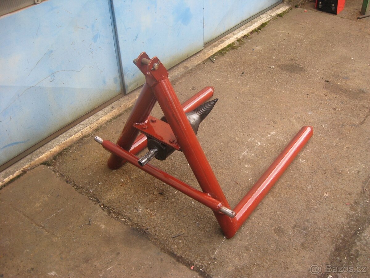 kuželová štípačka za traktor