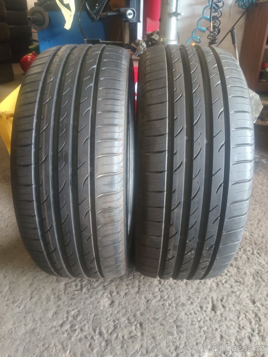 2xletní pneu 215/45/17.Nexen.