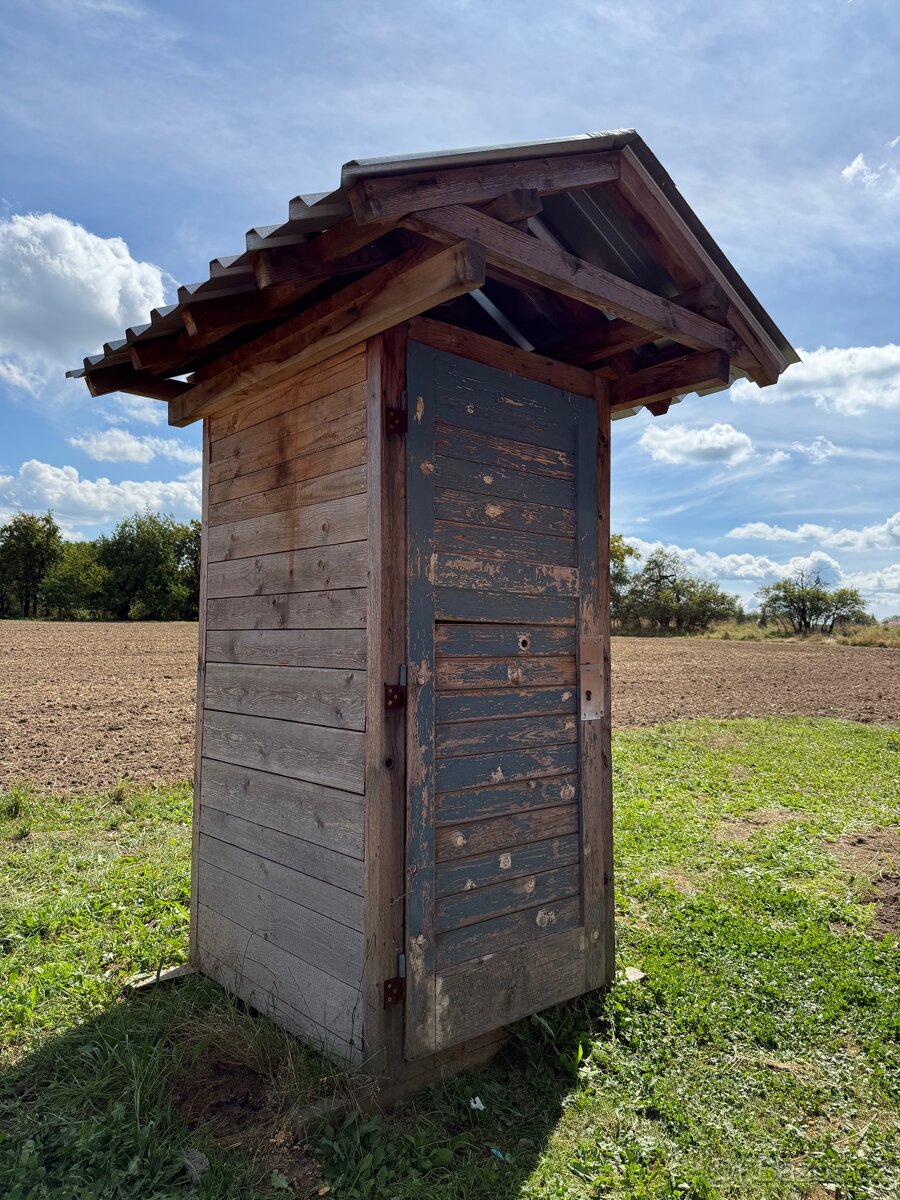 Suché WC kadibudka