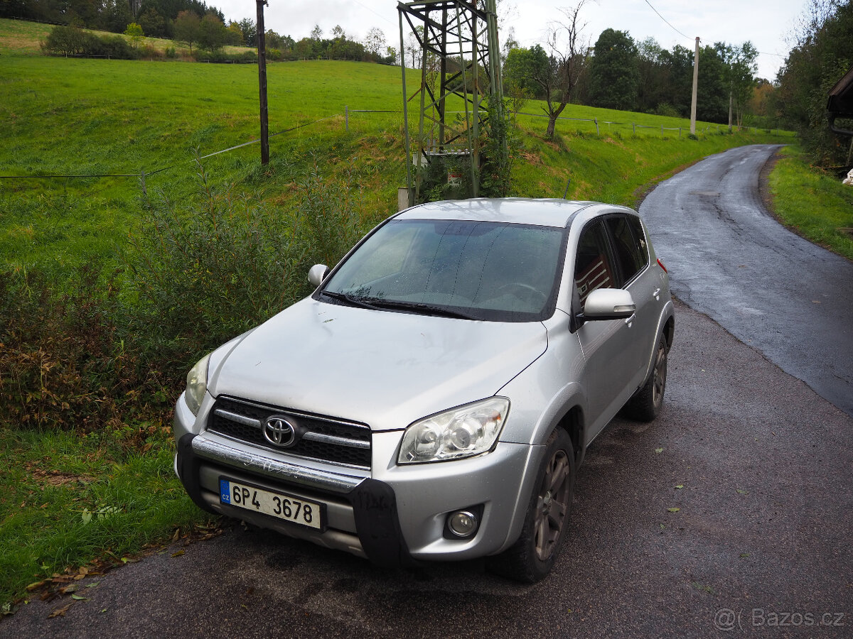 Toyota RAV4 2.2 D-CAT 2010 STK 9/2027