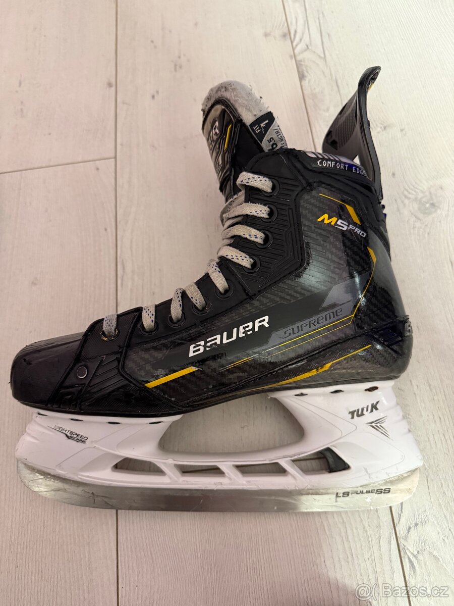 BAUER SUPREME M5 PRO BRUSLE VEĽKOSŤ 6,5 fit1