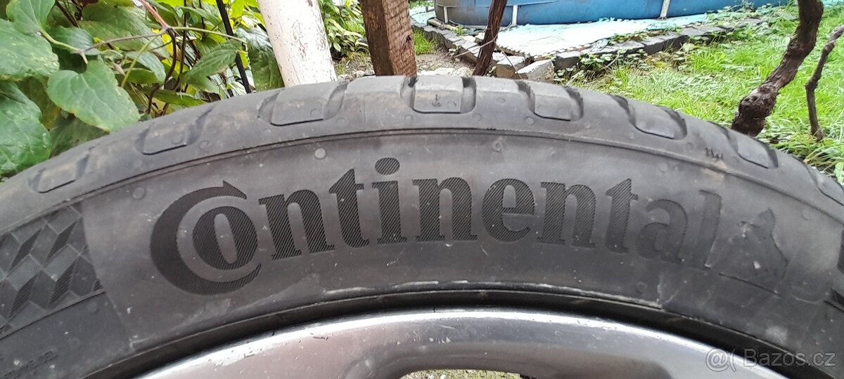 Continental ultracontact 225/45 r18 95 W