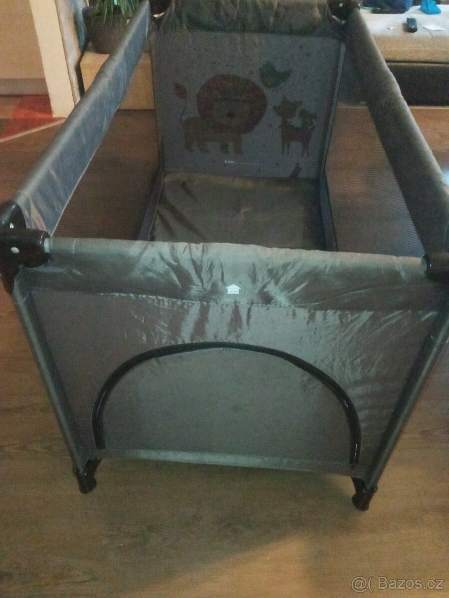 Cestovní postýlka