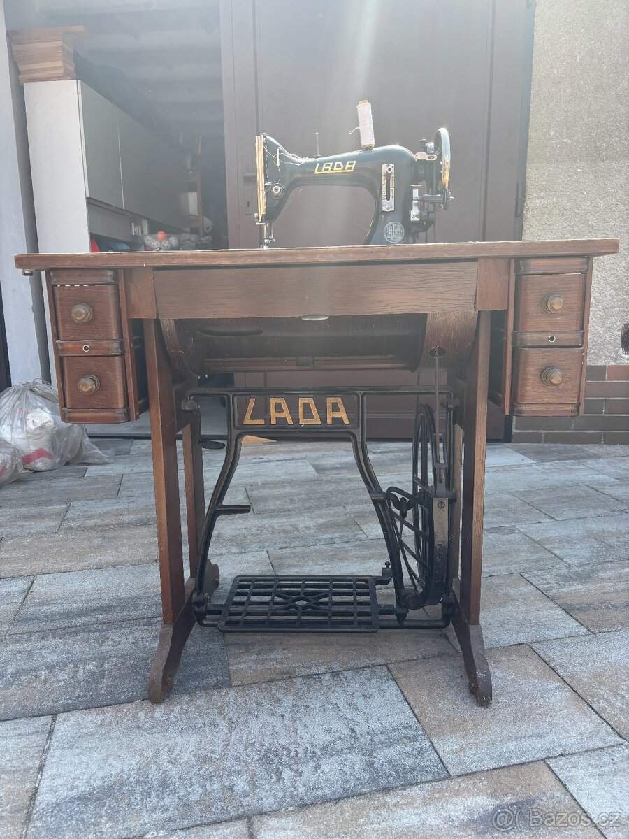 Šicí stroj