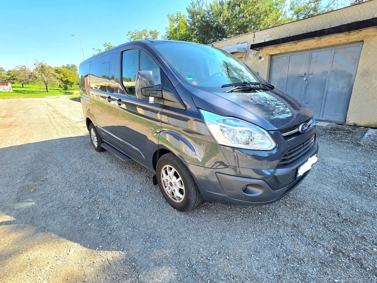 Ford Tourneo Custom 2,2tdci 114kw Titanium 8.míst r.v. 2015