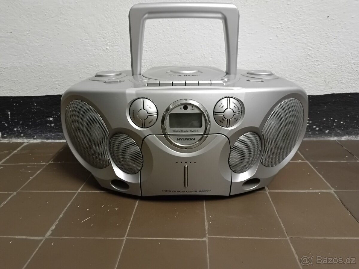 Rádio s MC a CD Hyundai