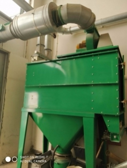 Odsávací a filtrační zařízení značky FILTR CARM, r. v. 2004