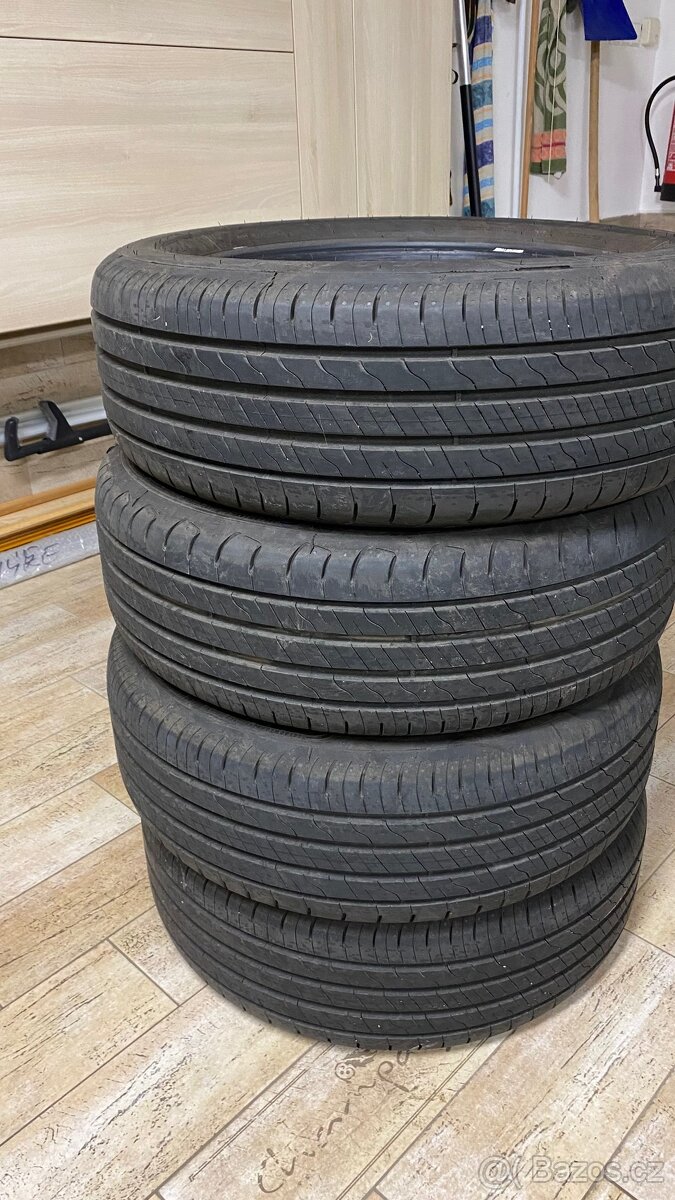 Zanovni 8mm Letni pneu Goodyear 205/60 R16 92V