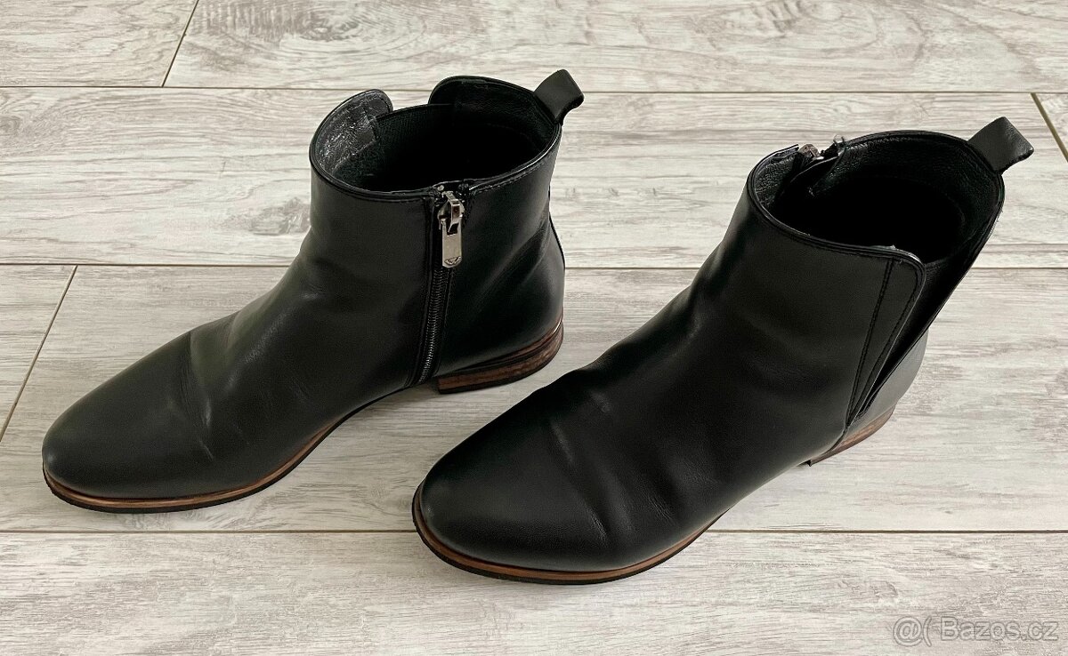 Černé kotníčkové boty Wojas (EU 37)