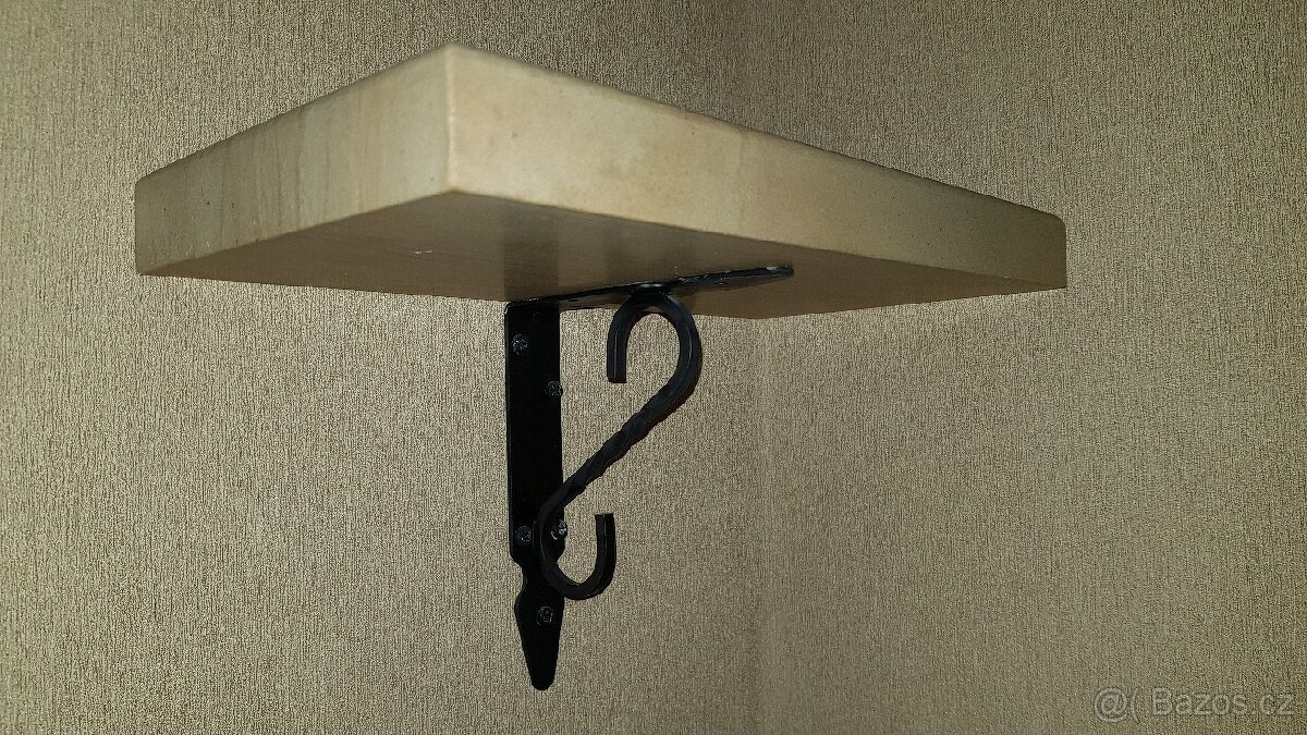 Police - přírodní kámen + kov