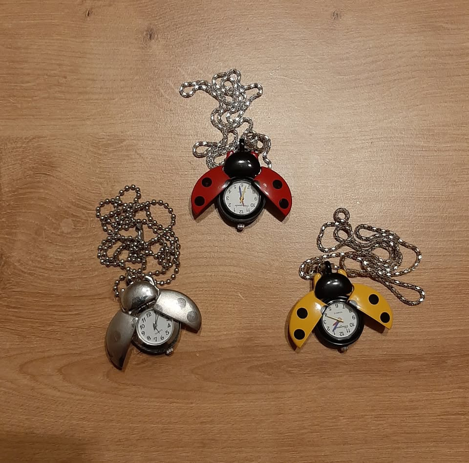 hodinky na řetízku nové