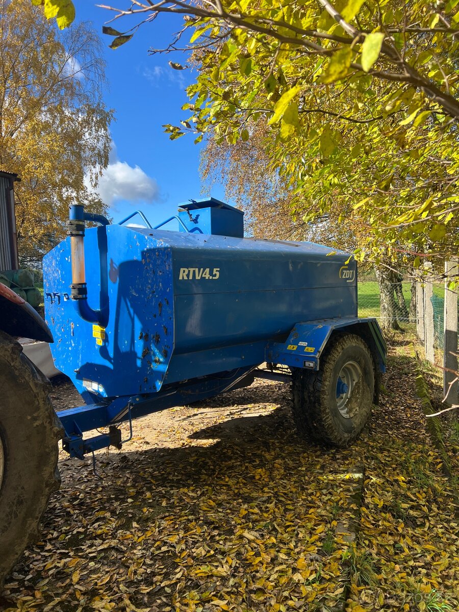 Cisterna na vodu pro dobytek