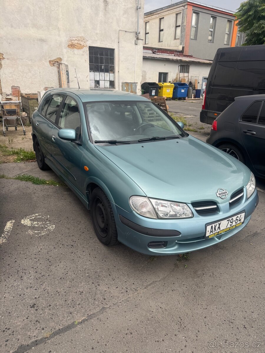 Nissan almera