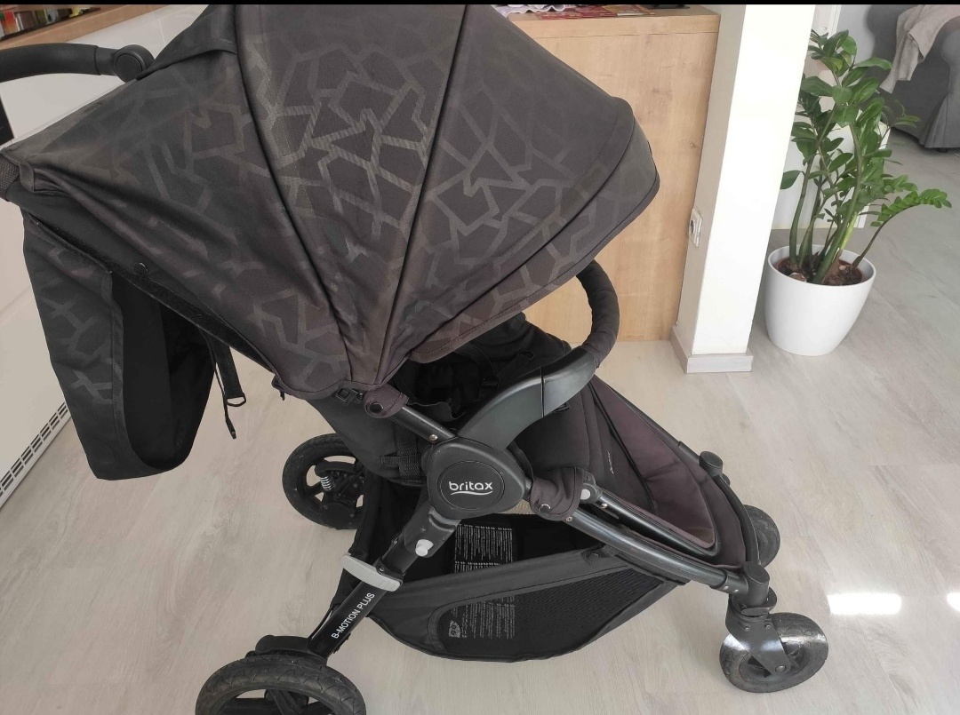 Britax B motion 4 plus