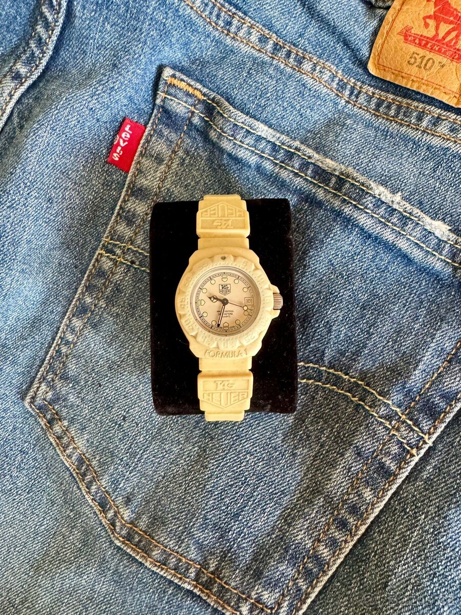 Hodinky Tag Heuer Formula 1 ve vzácné bílo-krémové barvě