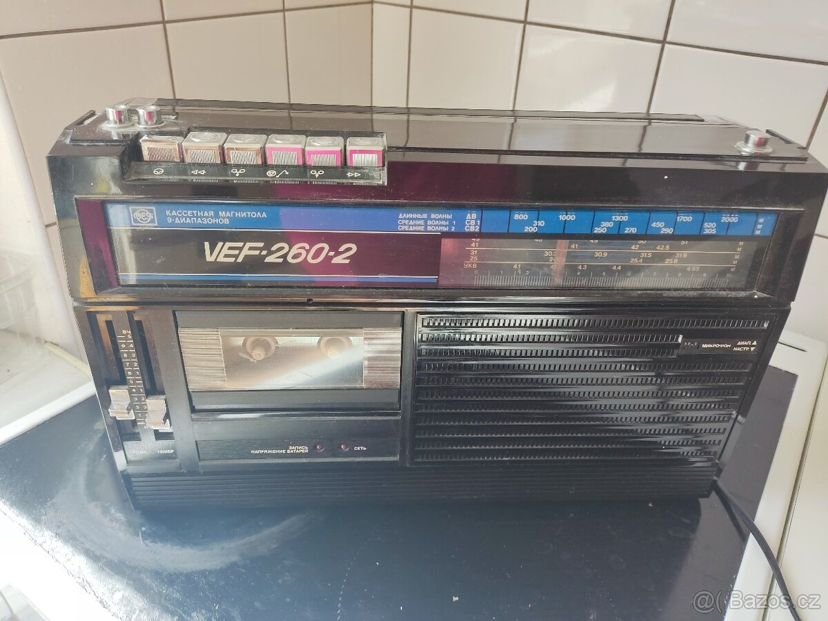 Velmi vzácné Rádio - magnetofon VEF 260-2 s UKW, 9 pásem PR