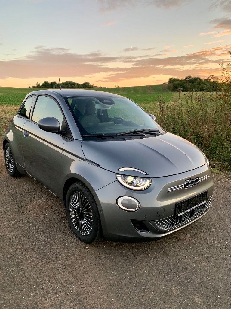 Fiat 500e Icon full