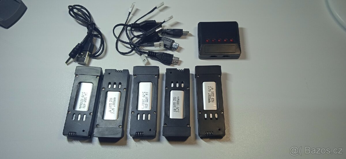 Nabíjecí baterie dron 3.7V 1800mAh 5 nabíj.hub