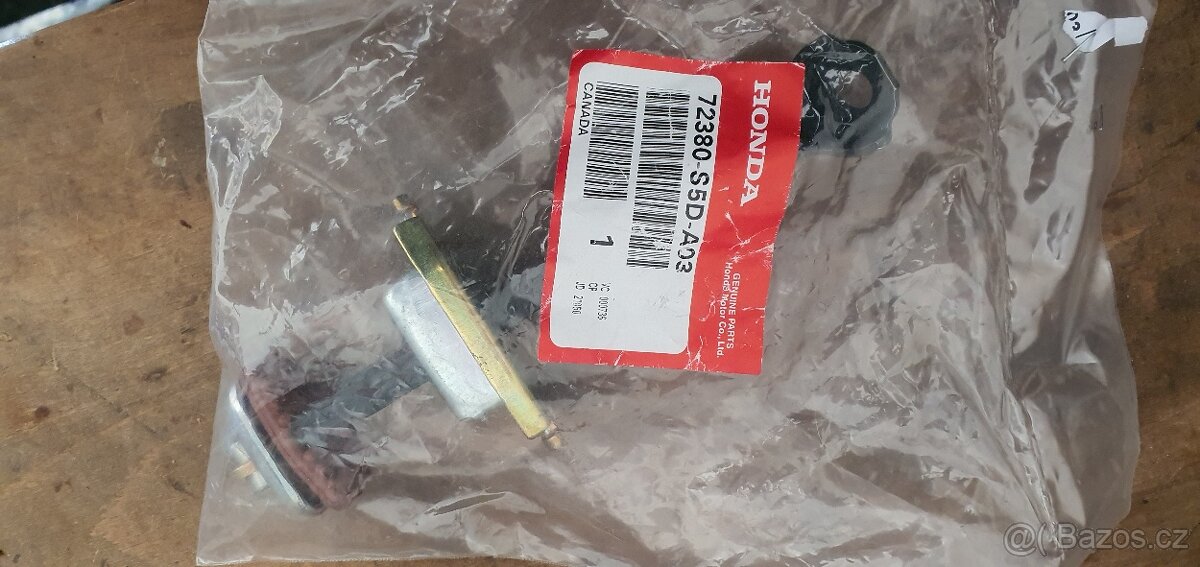 Omezovač dveří u řidiče Honda Civic VII