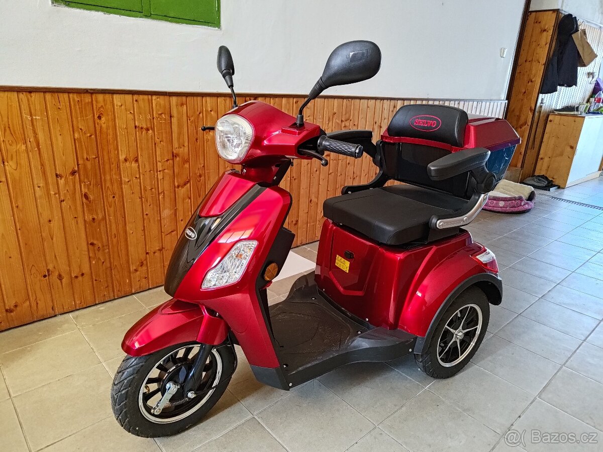 Elektrická tříkolka Selvo 31000 – jako nová, najeto jen 19km