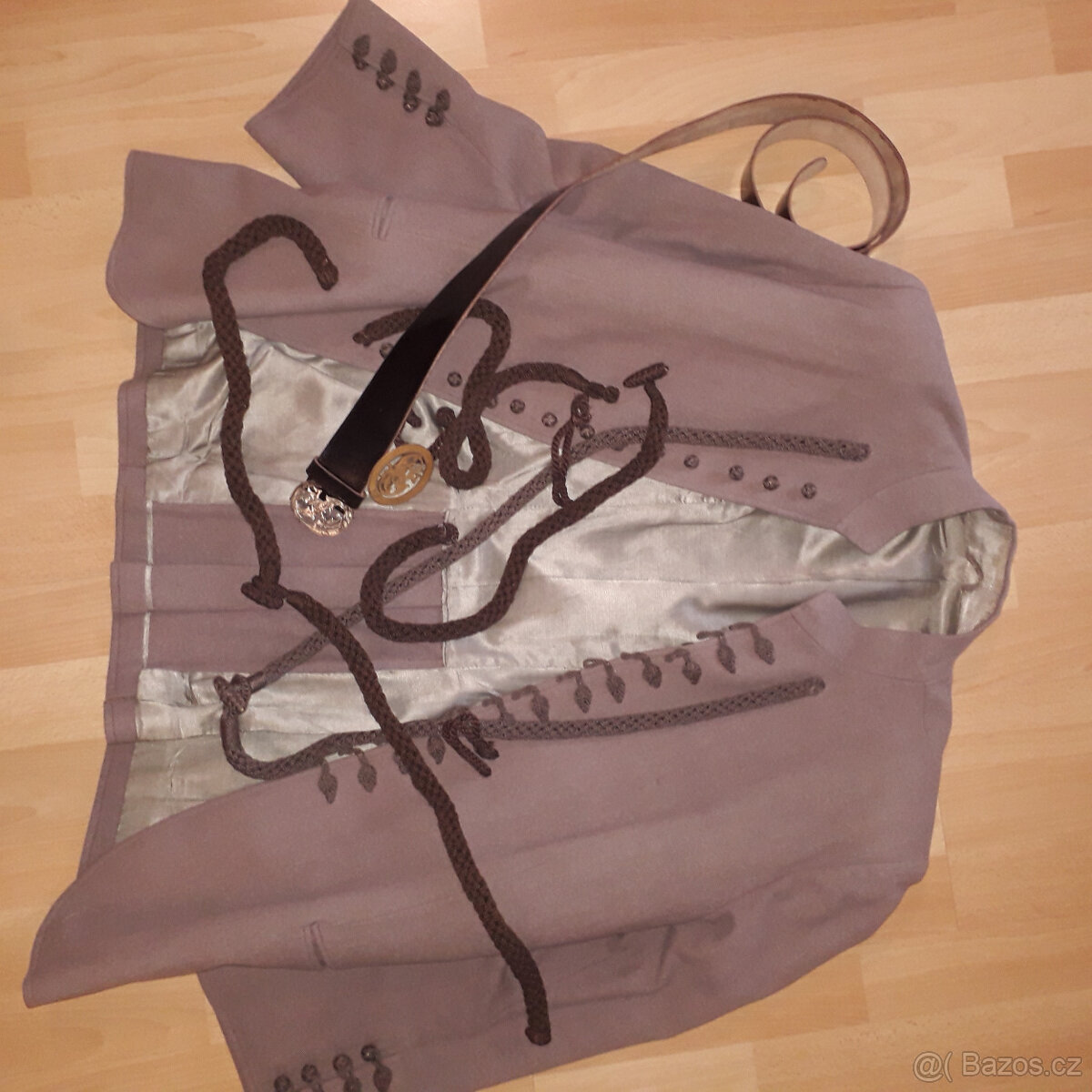 Koupím sokolský kroj / uniformu doplňky,přezky,šňůry,čepice