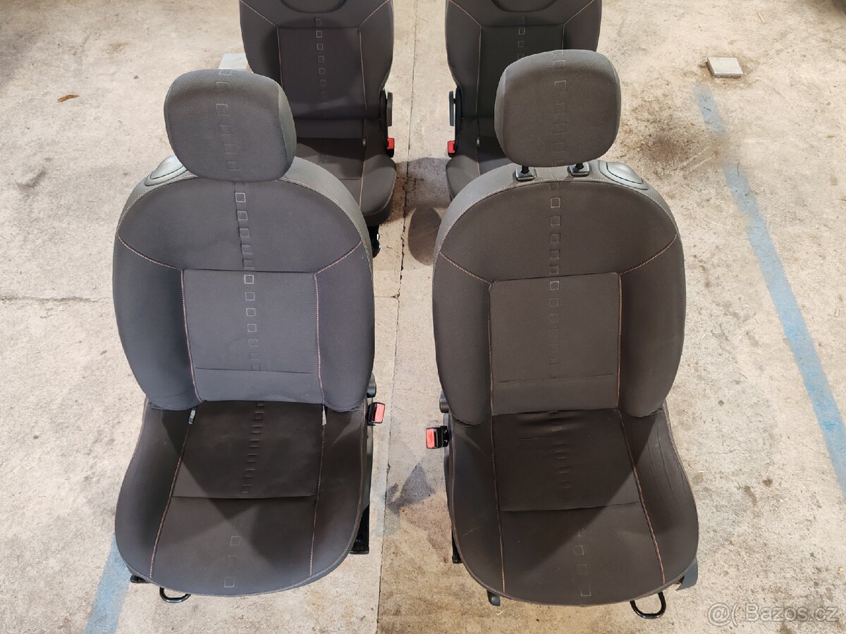 Twingo II sedačky