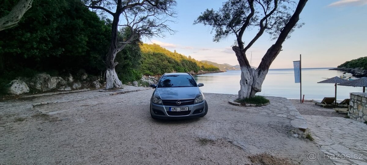 Opel Astra 1.7cdti nová STK funkční klimatizace