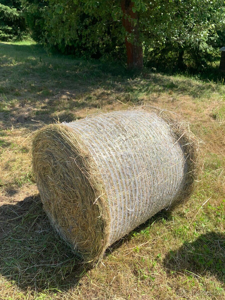 Malé balíky sena