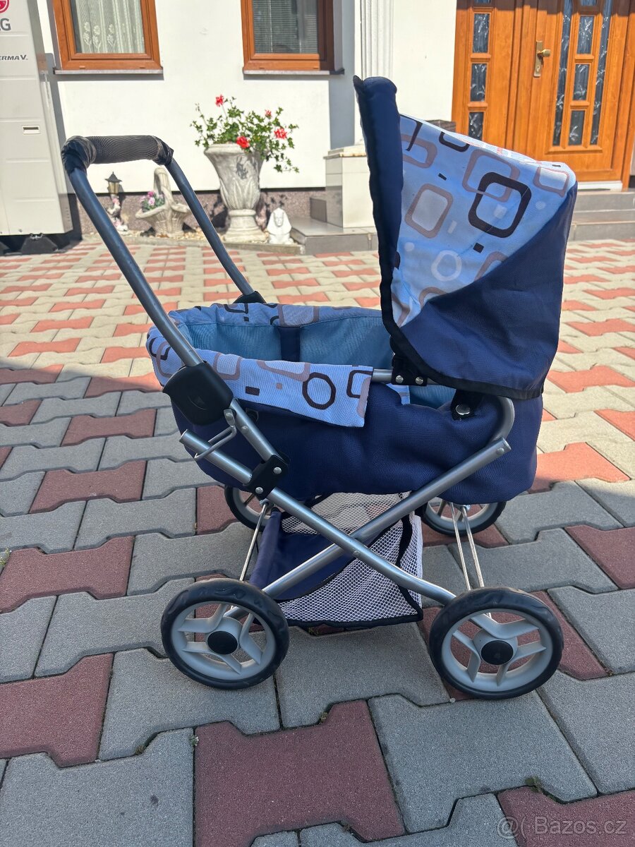 Dětský kočárek na panenky