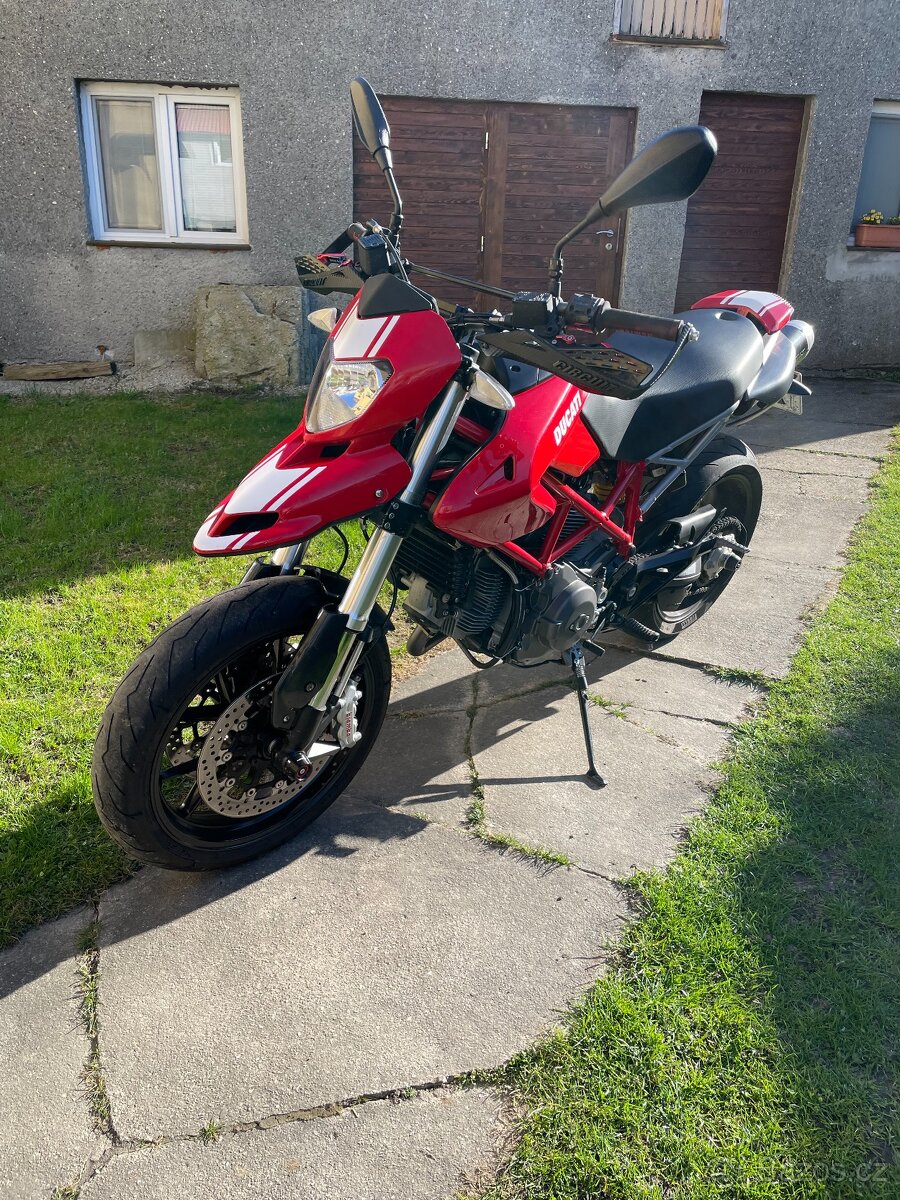 Ducati hypermotard 796