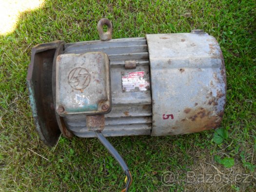 elektromotor příruboý