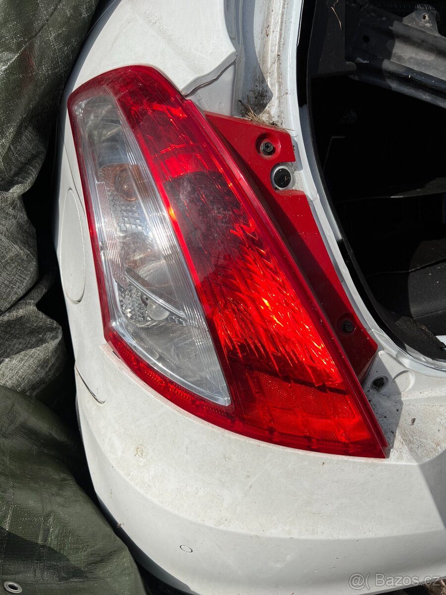 Suzuki Swift - zadní lampy