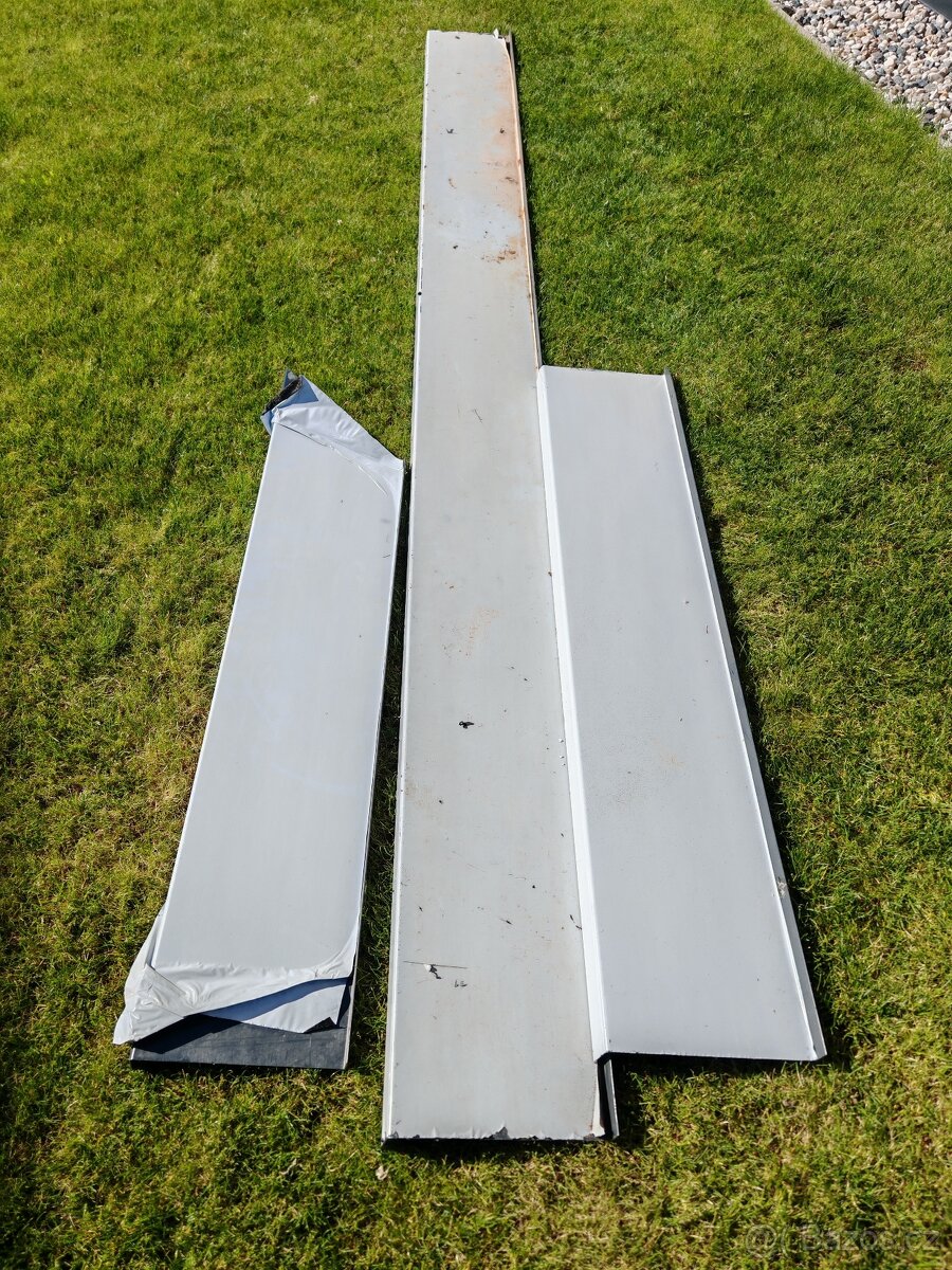 Venkovní parapet - RAL 7016