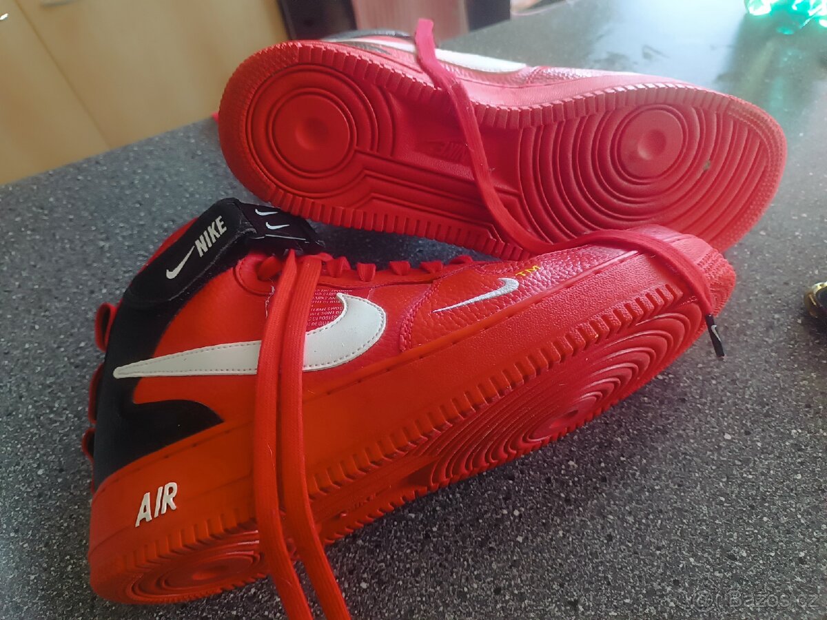 Tenisky Nike Air Force 1 Mid 07 LV8 Utility University Red
